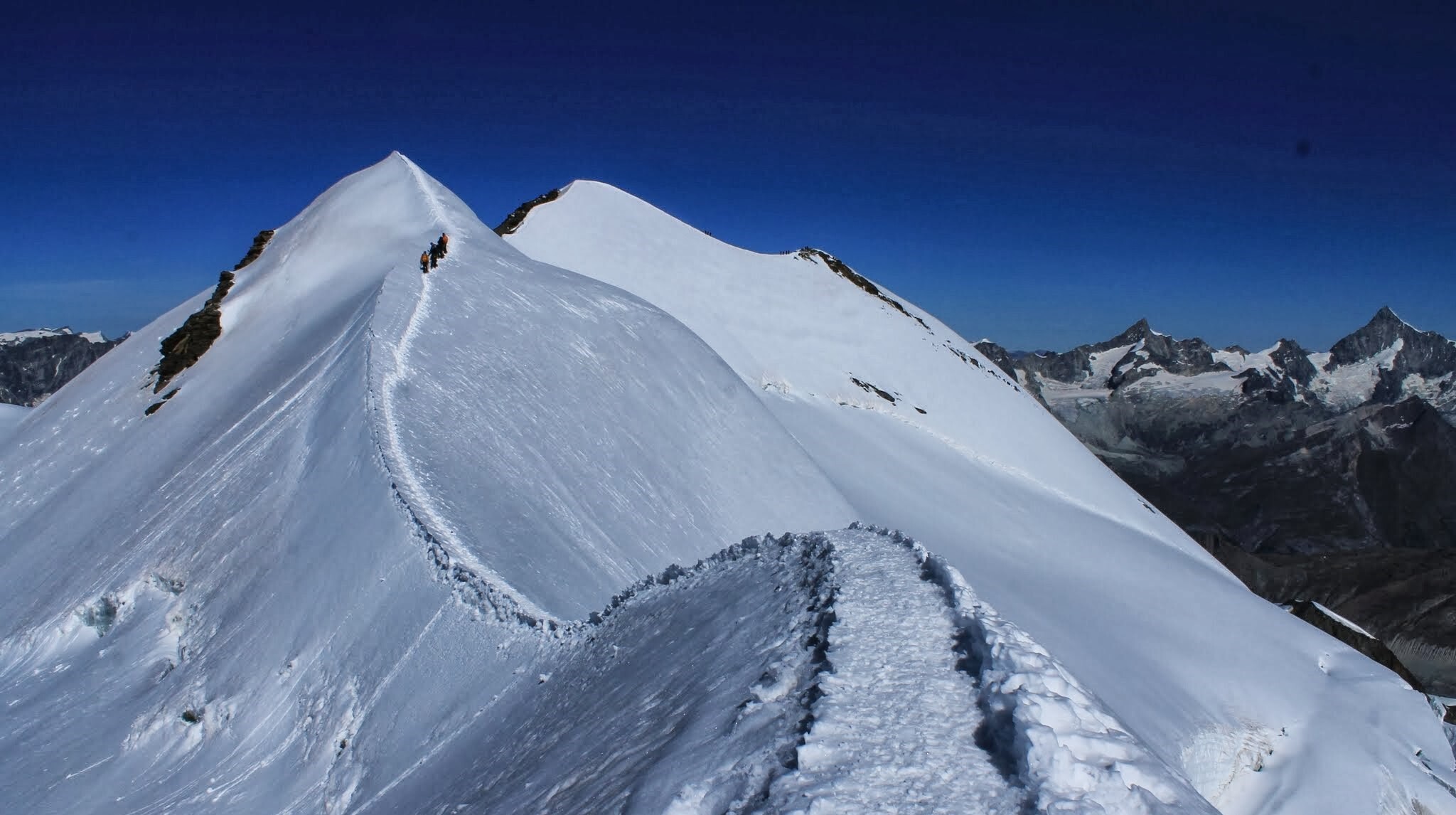 Climbing the final ridge of Castor