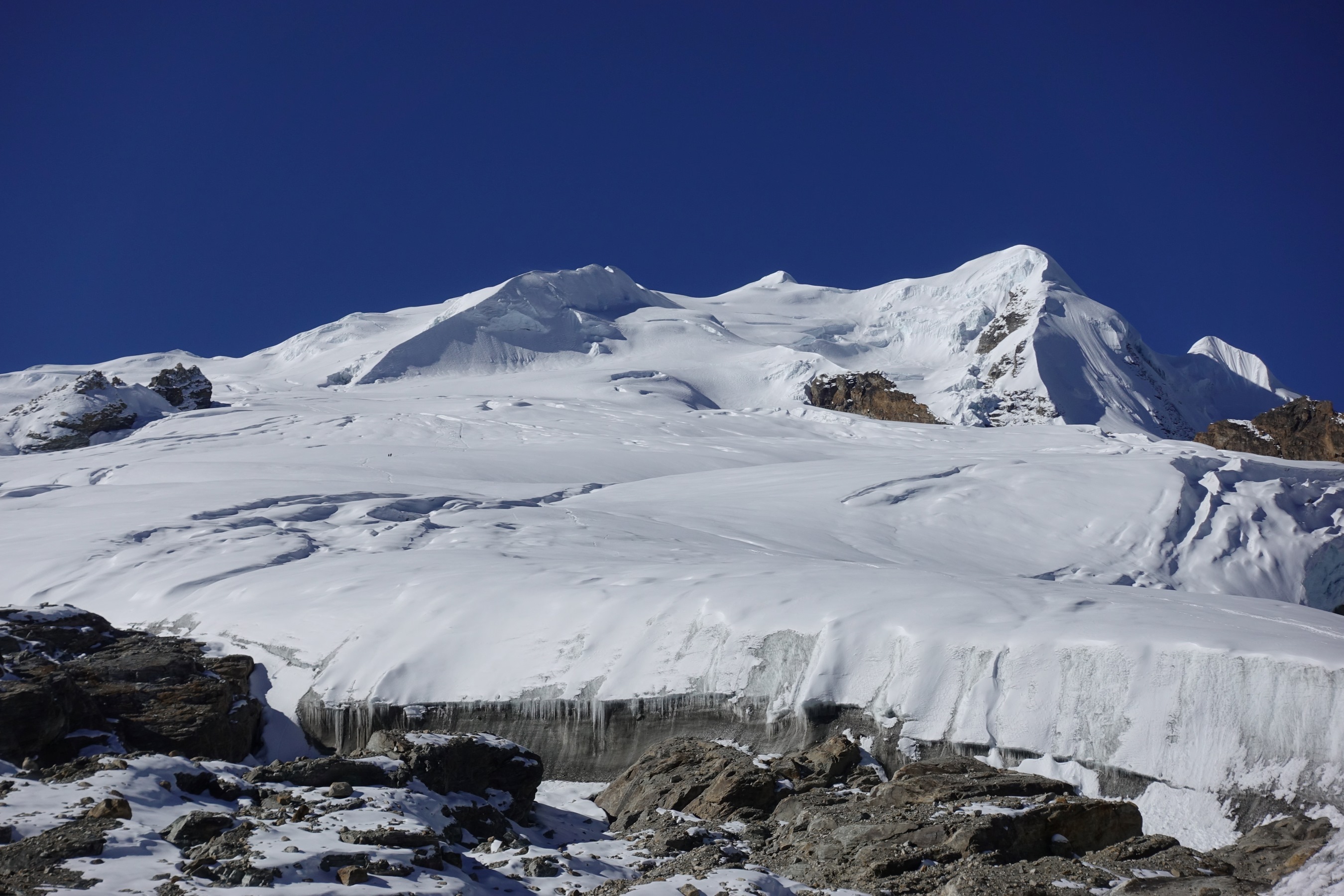 The summit slopes of Mera Peak, just waiting to be climbed!