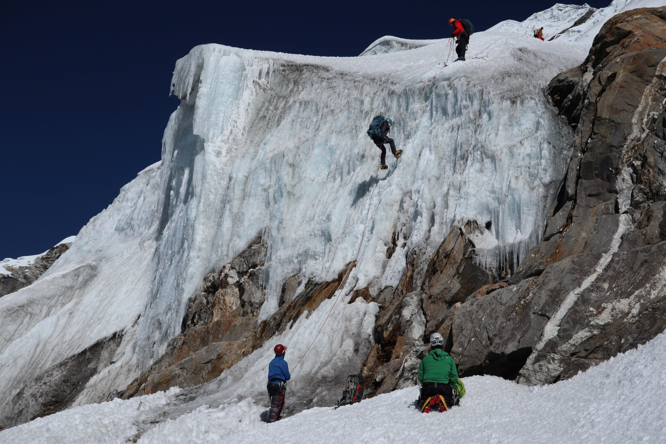 Abseiling on the decent from Lobuche East