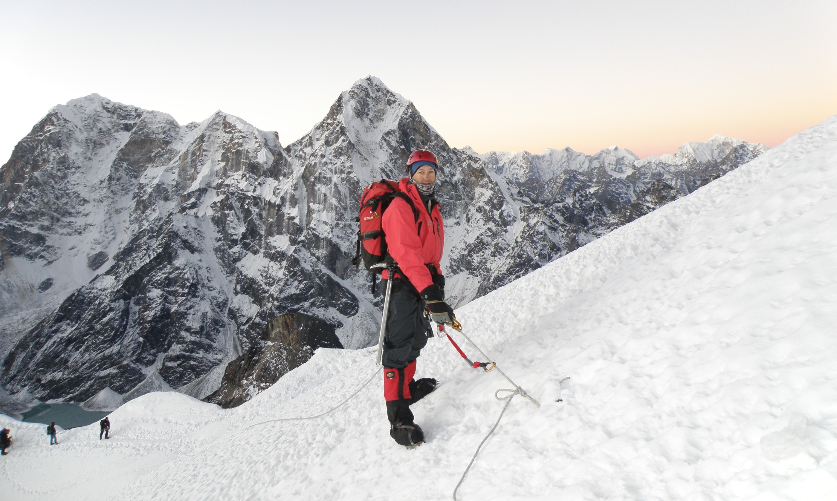 Dawn arrives slowly on Lobuche to light up the horizon