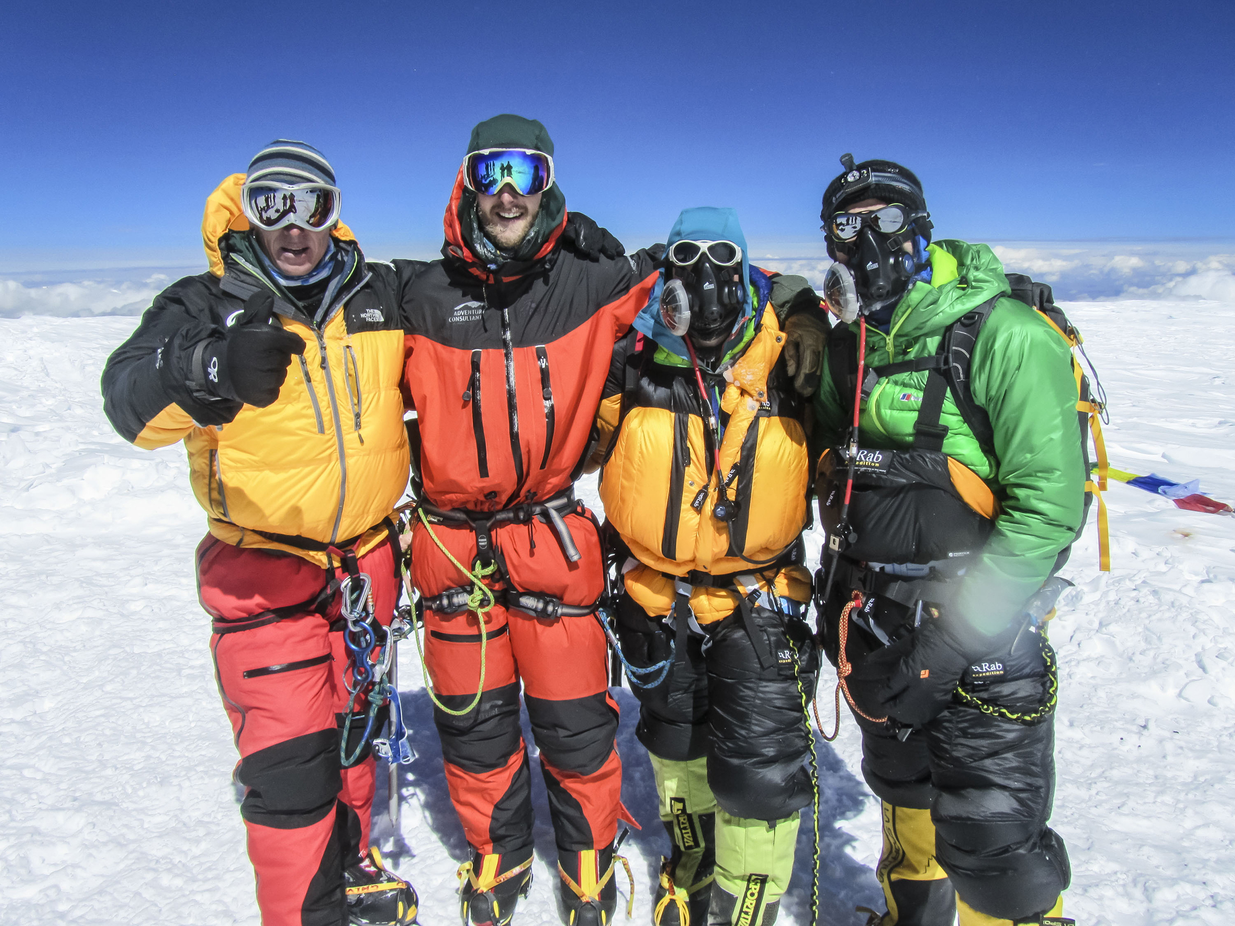 AC Guide Steve Moffat and three clients on the summit of Cho Oyu
