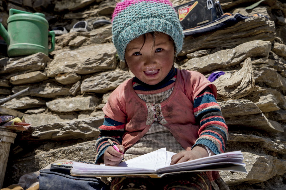 A gorgeous wee local girl at one of the lunch stops enroute in the Upper Mustang